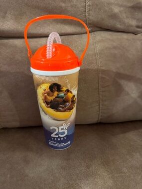Dollywood 40th Anniversary Splash Country Tumbler With Lid And Bendable Straw